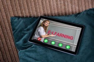 upload file elearning