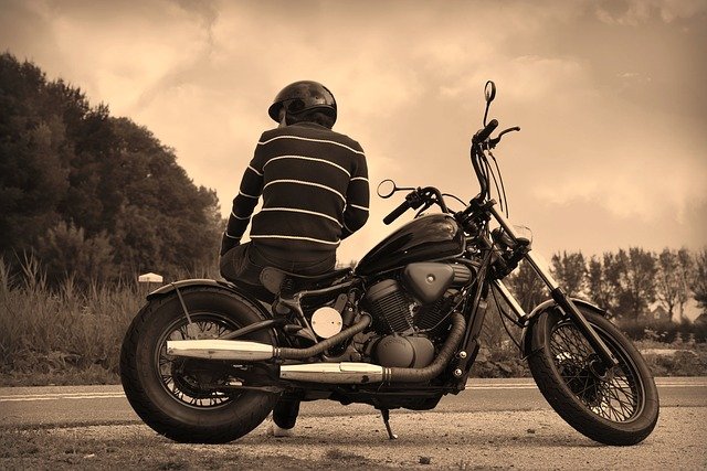 outfit untuk pengendara motor