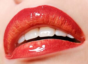 cara memerahkan bibir secara alami